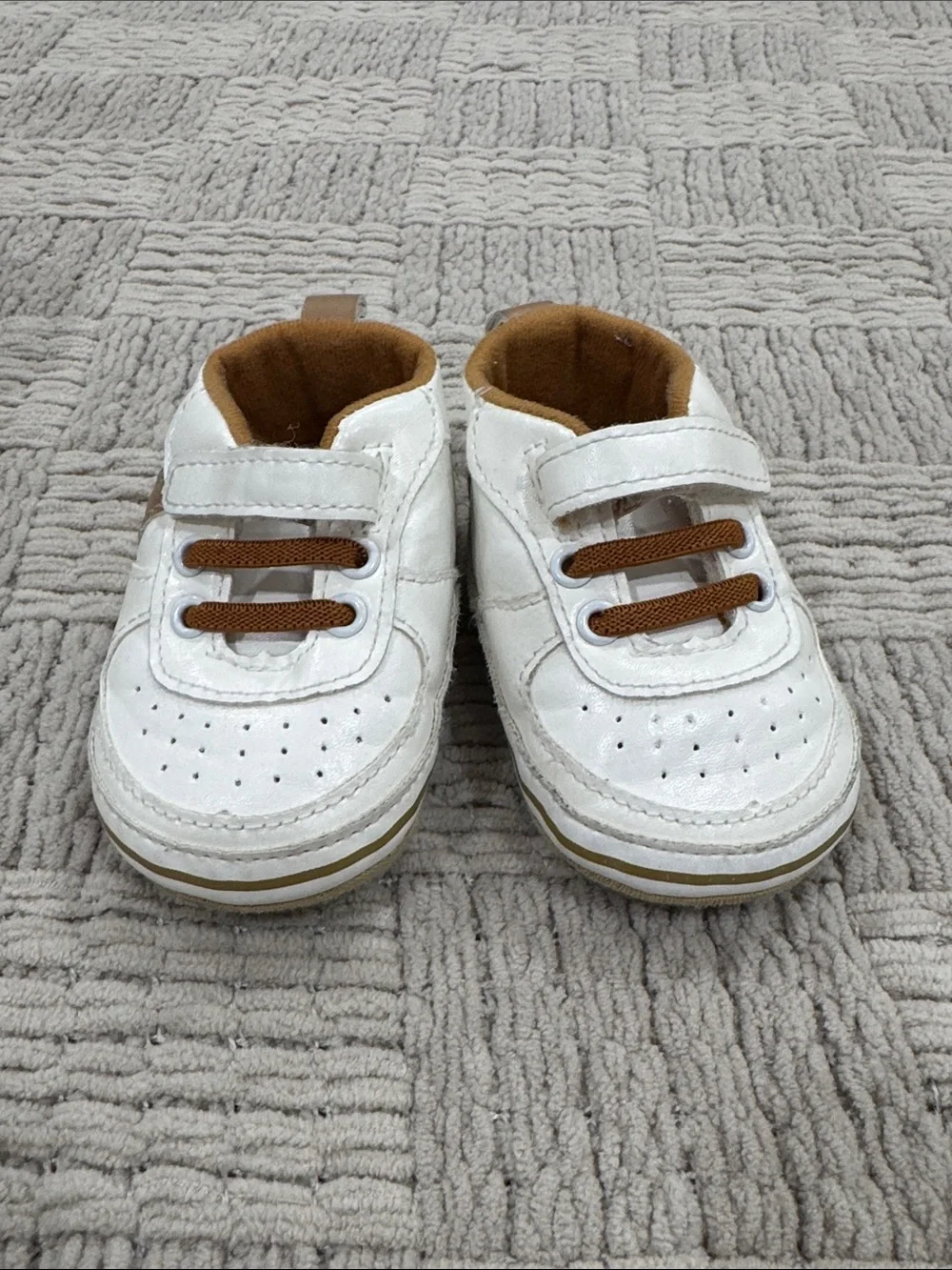 Source Unknown White and Brown Toddler Walker Sneakers Size 12CM